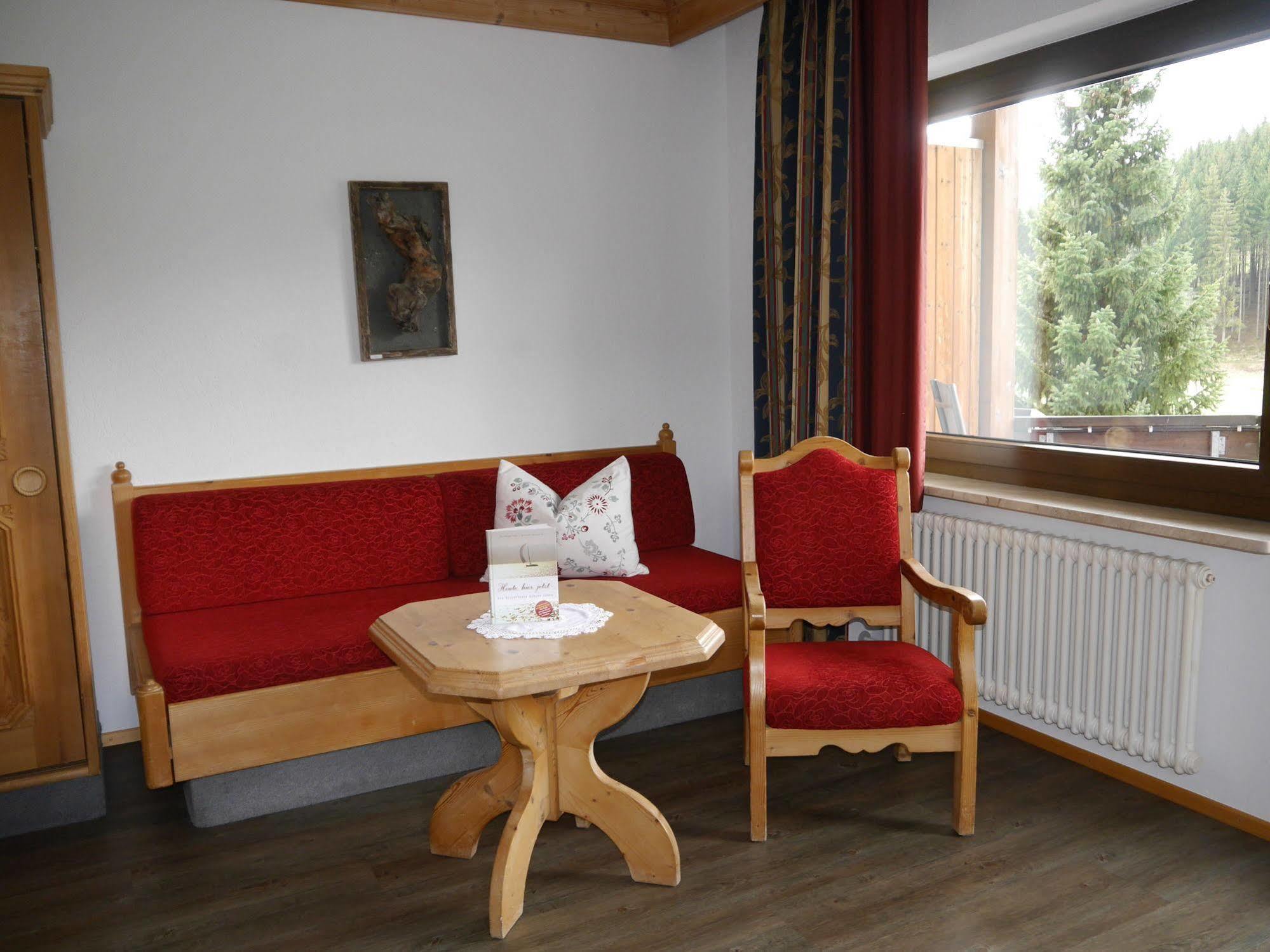 Hôtel Landgasthof Jostalstuble à Titisee-Neustadt Extérieur photo